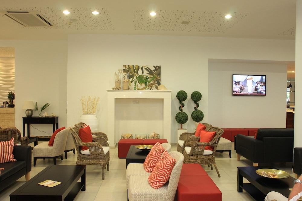 Marismare Apartments Agia Napa Buitenkant foto