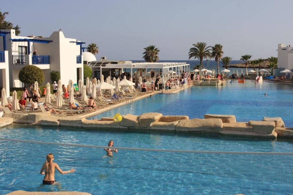 Marismare Apartments Agia Napa Buitenkant foto