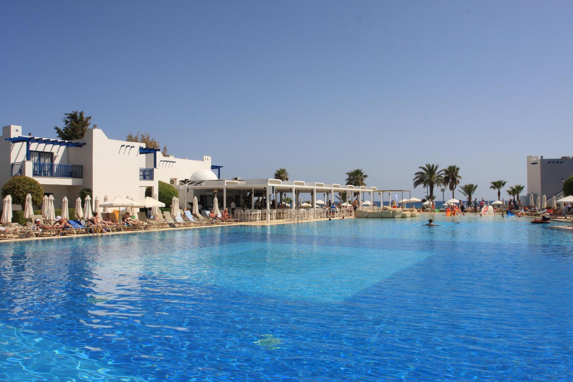 Marismare Apartments Agia Napa Buitenkant foto