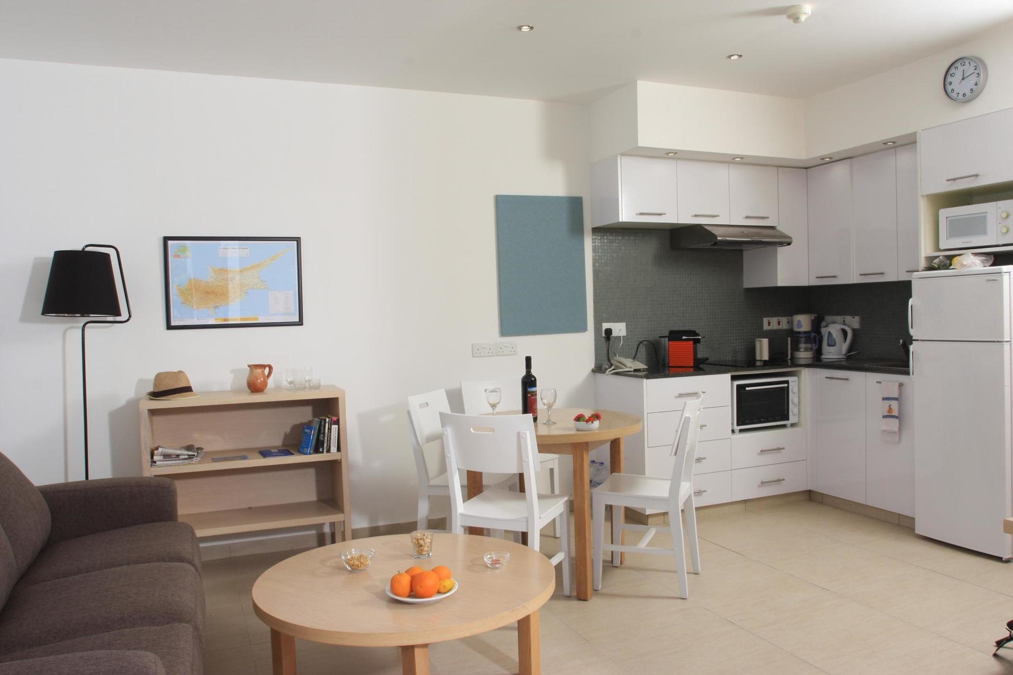 Marismare Apartments Agia Napa Buitenkant foto