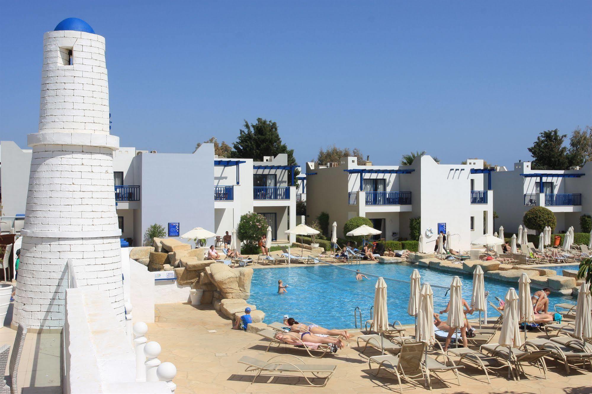 Marismare Apartments Agia Napa Buitenkant foto