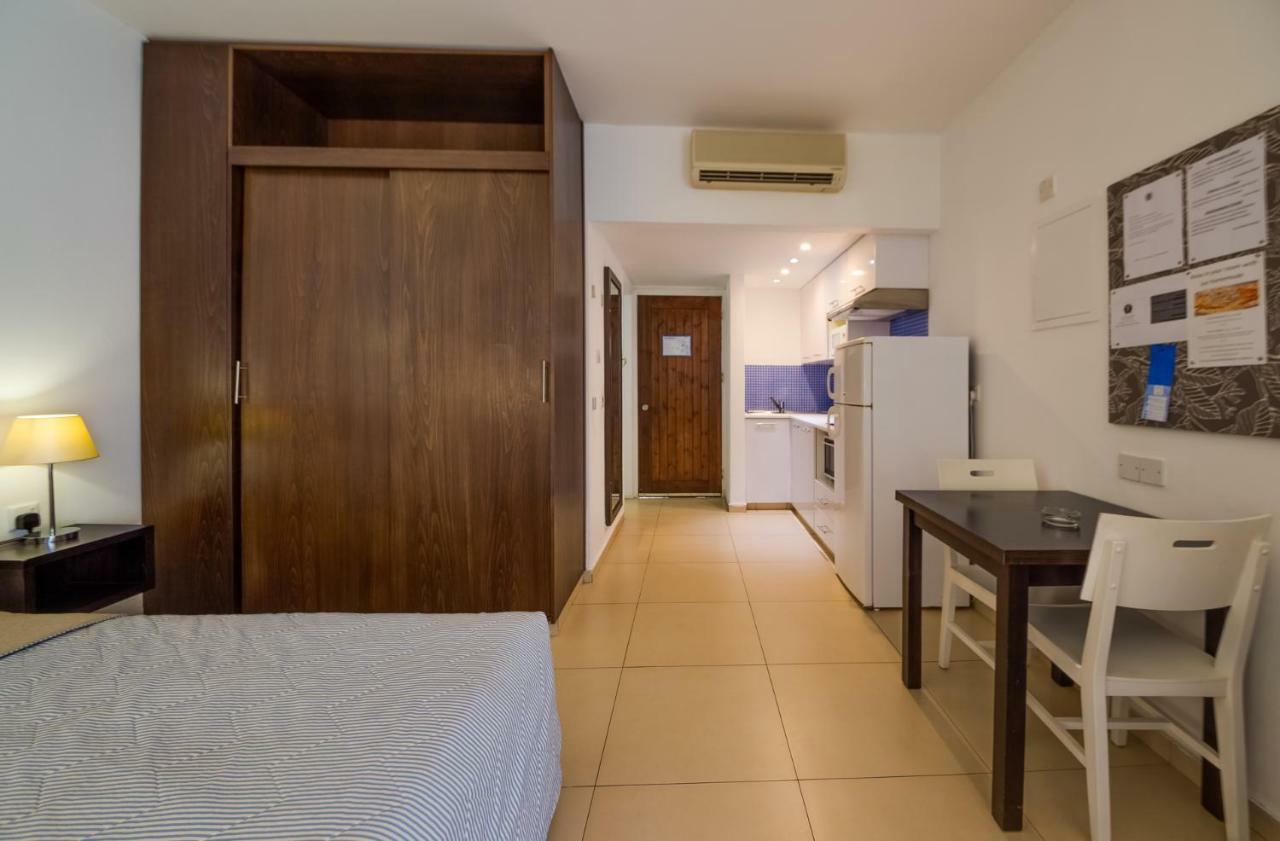 Marismare Apartments Agia Napa Buitenkant foto